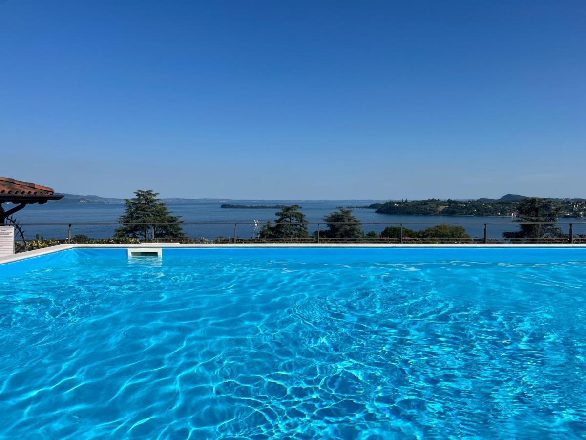 Feli Holiday Home - Panoramic Pool Lake View In 가르도네리비에라 외부 사진