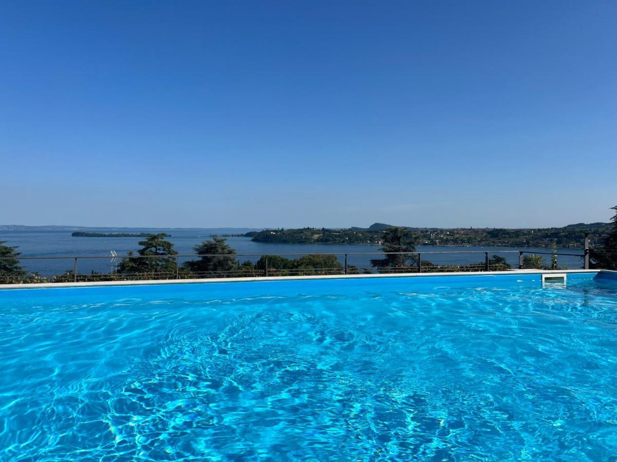 Feli Holiday Home - Panoramic Pool Lake View In 가르도네리비에라 외부 사진